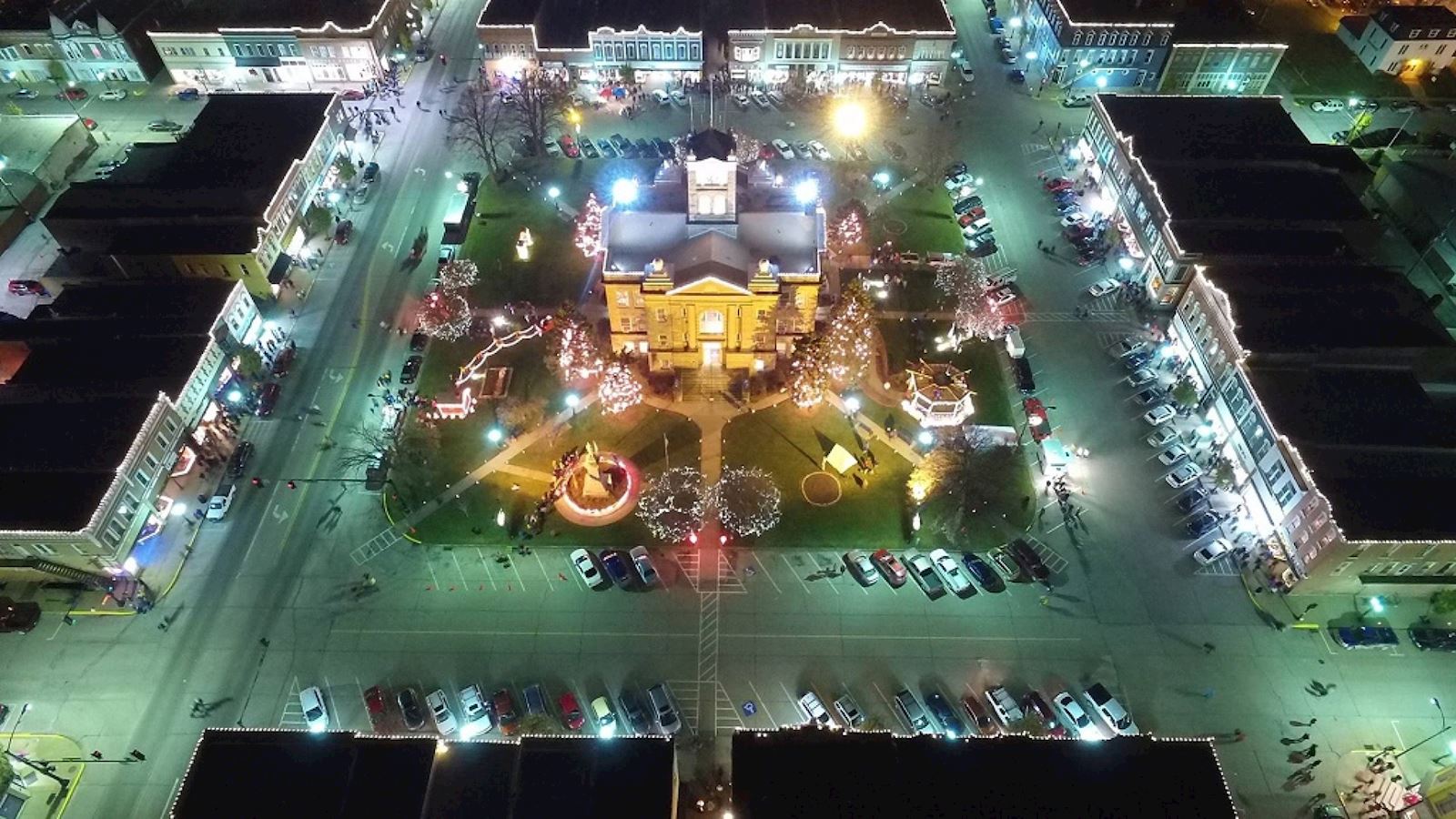 Albia, IA downtown at night